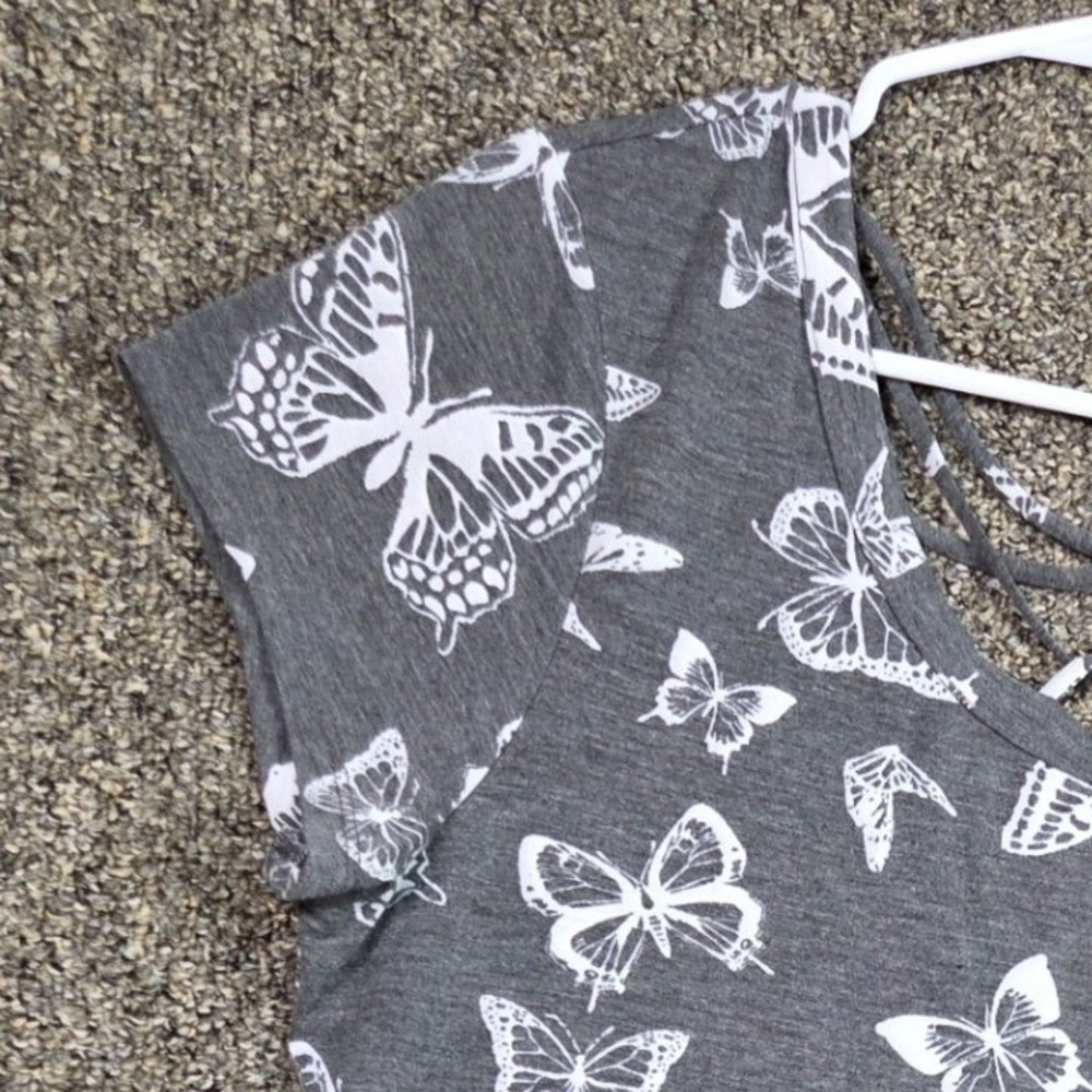 No Boundaries Butterfly Print T-Shirt Women XXL Gray Strappy Back Short Sleeve - Picture 4 of 7